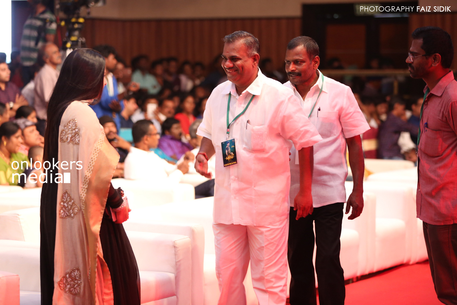Vijay’s wife Sangeeta at Puli audio launch-Stills-Photos (4)