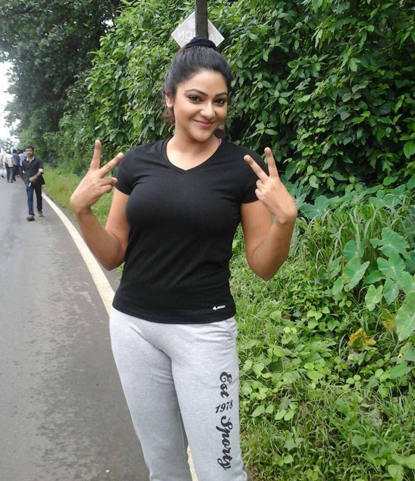 https://onlookersmedia.in/wp-content/uploads/2015/09/Abhirami-Latest-Photos-Made-For-Each-Other-Anchor-8.jpg