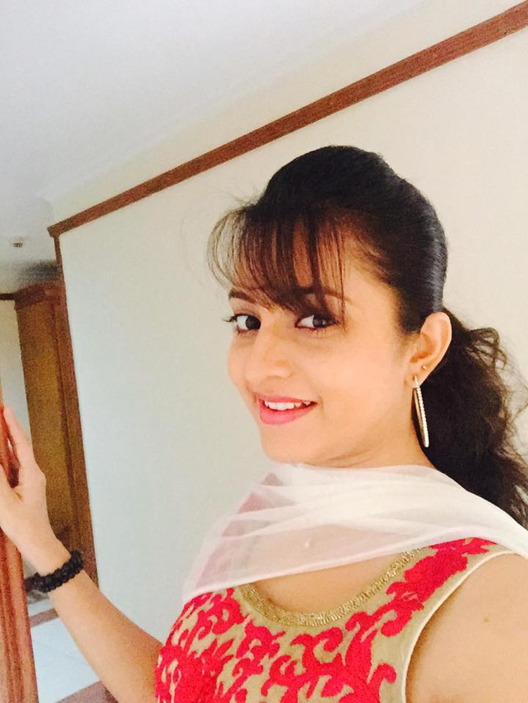 https://onlookersmedia.in/wp-content/uploads/2015/09/Actress-Bhama-Latest-Stills-Photos-5.jpg