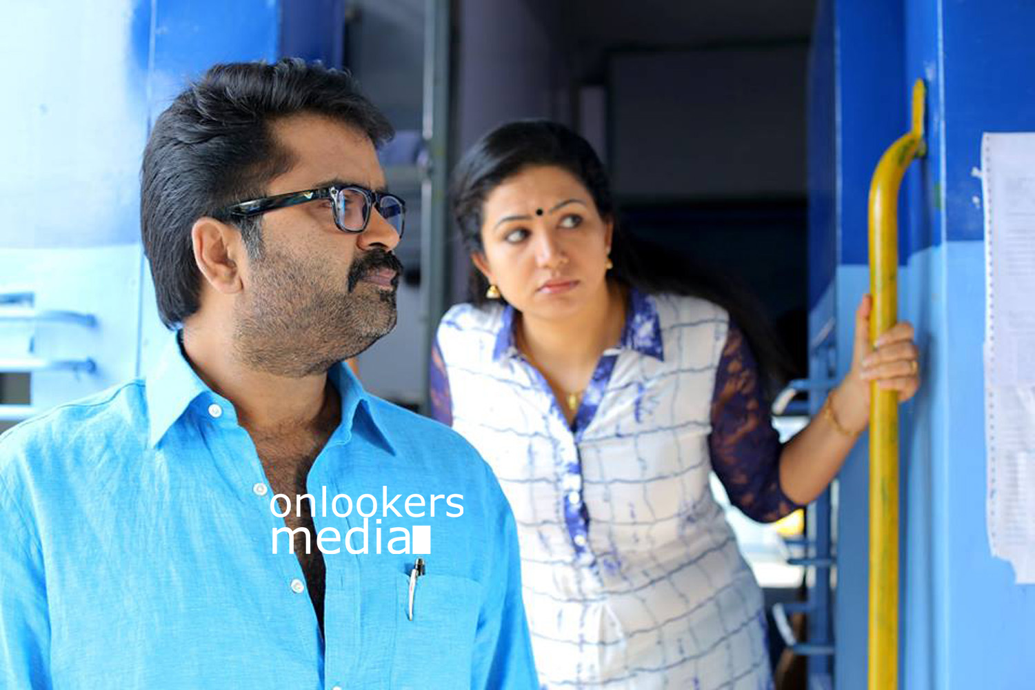 https://onlookersmedia.in/wp-content/uploads/2015/09/Anoop-Menon-in-Kanal-Stills-Photos-Mohanlal-Honey-Rose-4.jpg