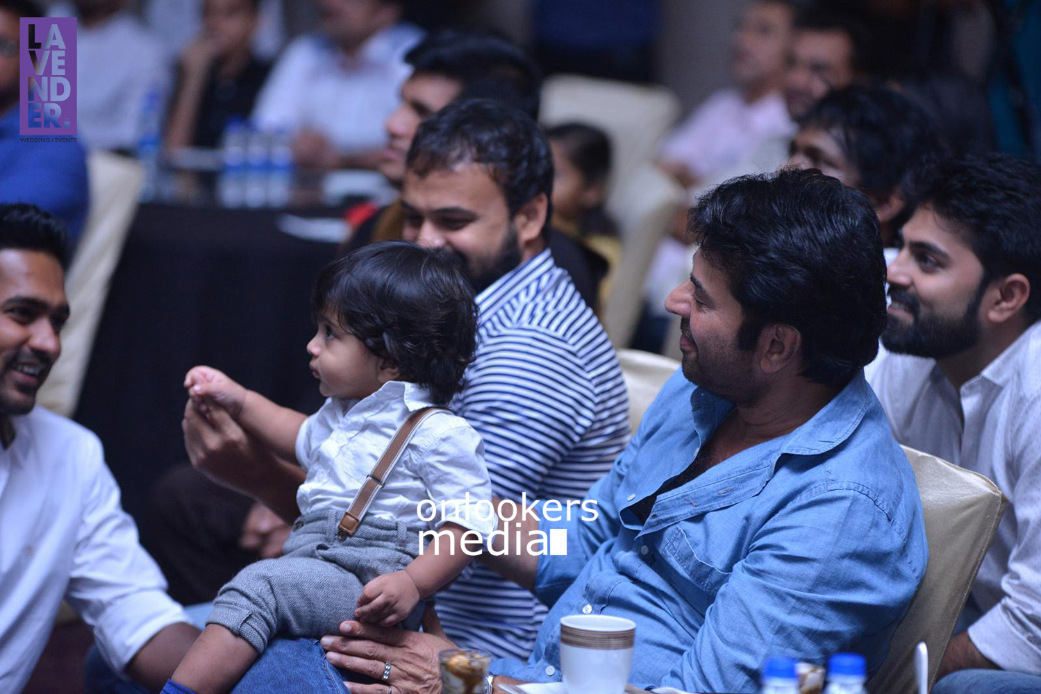 https://onlookersmedia.in/wp-content/uploads/2015/09/Asif-Ali-family-Adam-Asif-Zema-Asif-Kohinoor-Audio-Launch-Stills-Photos-2.jpg