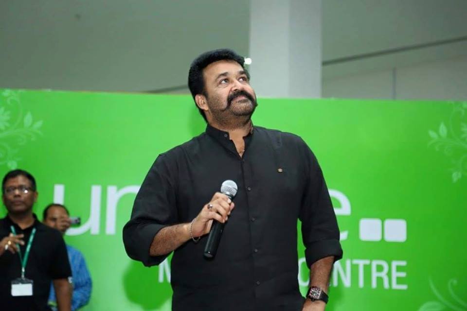 https://onlookersmedia.in/wp-content/uploads/2015/09/Mohanlal-at-Uni-Care-medical-center-inauguration-photos-10.jpg
