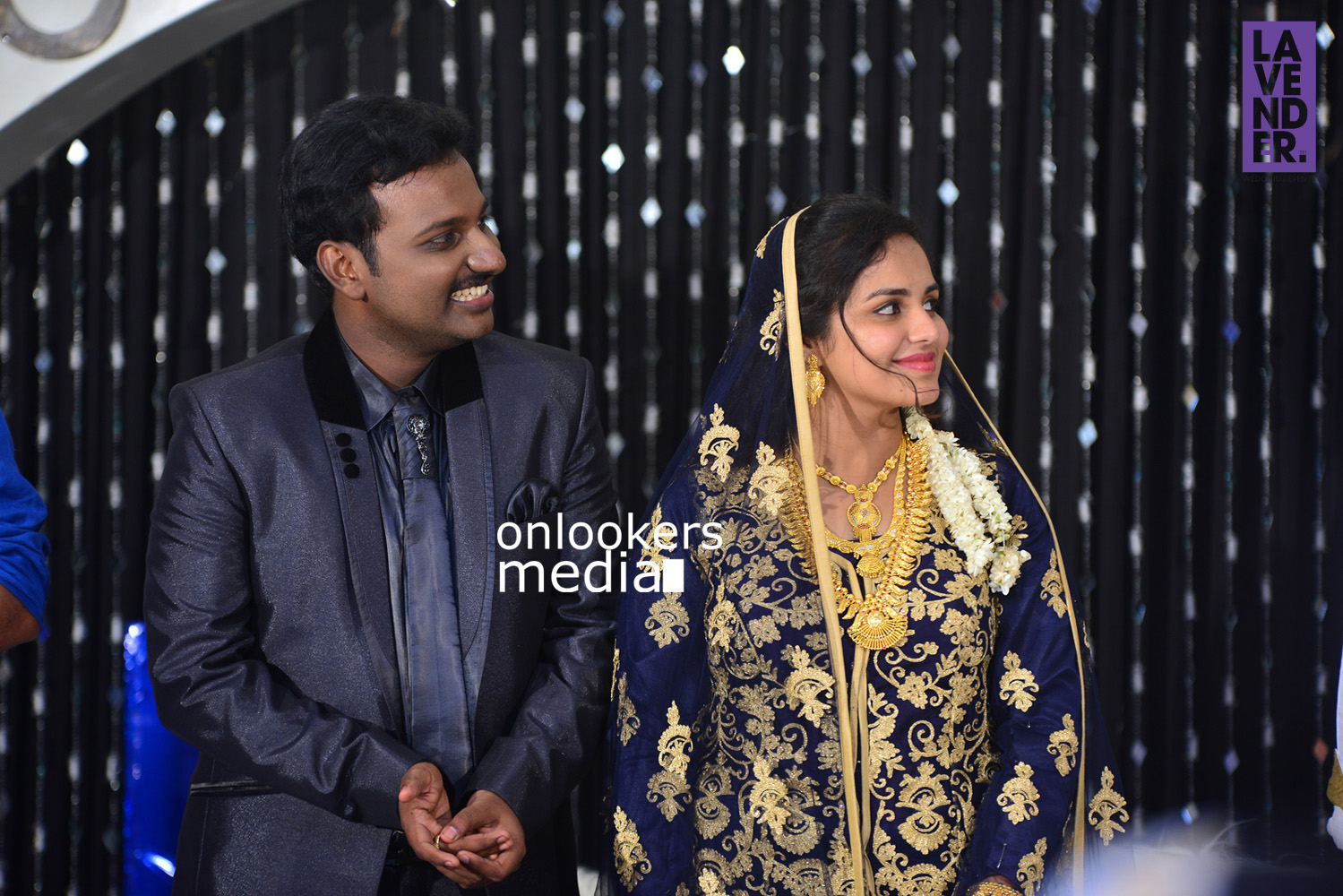 https://onlookersmedia.in/wp-content/uploads/2015/09/Najim-Arshad-Wedding-Reception-Stills-Photos-41.jpg