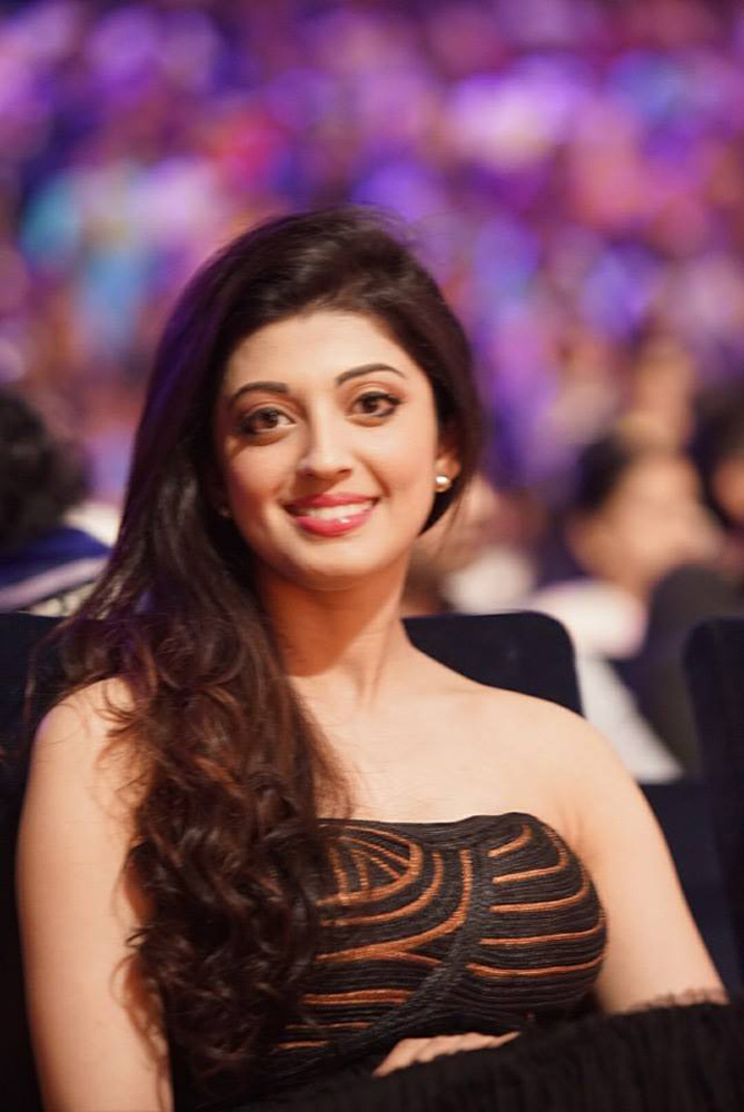 https://onlookersmedia.in/wp-content/uploads/2015/09/SIIMA-awards-2015-stills-photos-100.jpg