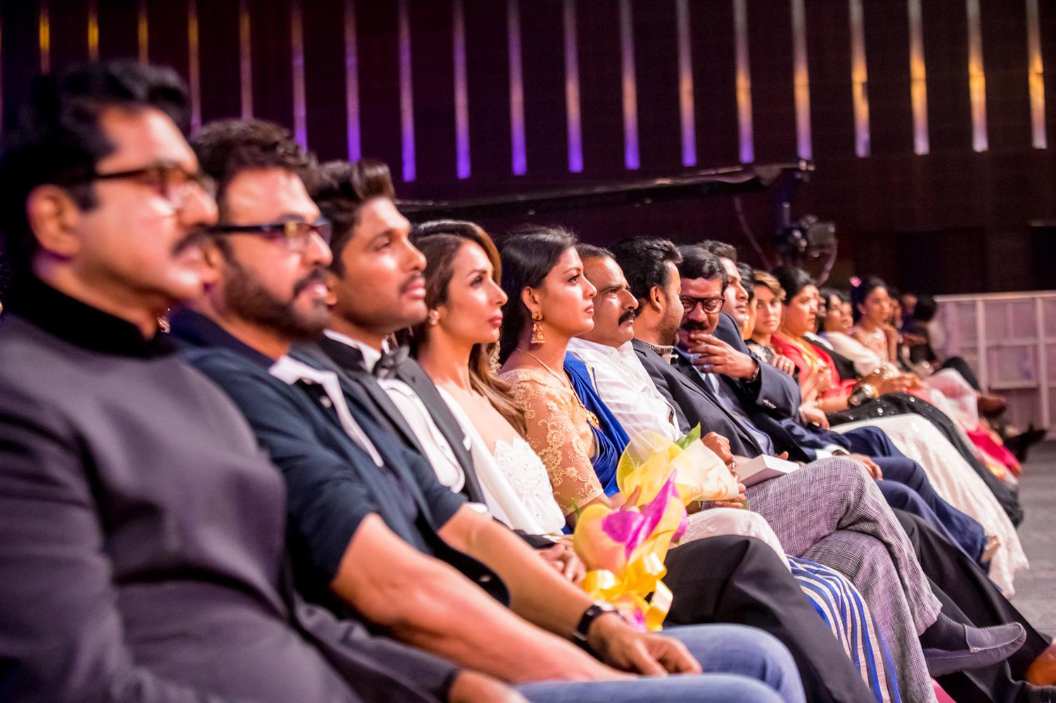 https://onlookersmedia.in/wp-content/uploads/2015/09/SIIMA-awards-2015-stills-photos-136.jpg