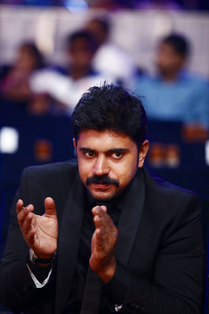 https://onlookersmedia.in/wp-content/uploads/2015/09/SIIMA-awards-2015-stills-photos-155.jpg