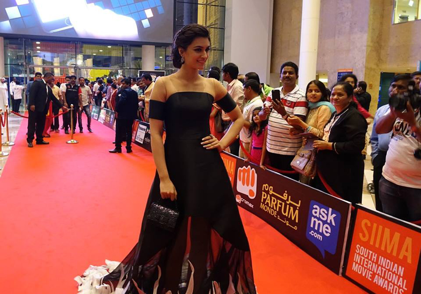 https://onlookersmedia.in/wp-content/uploads/2015/09/SIIMA-awards-2015-stills-photos-42.jpg
