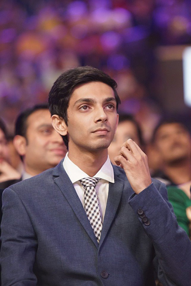 https://onlookersmedia.in/wp-content/uploads/2015/09/SIIMA-awards-2015-stills-photos-69.jpg