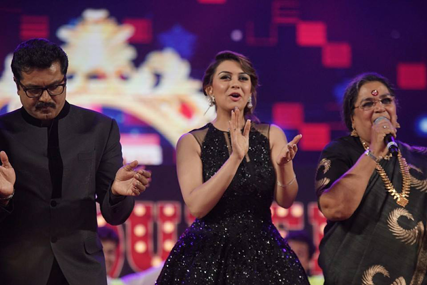 https://onlookersmedia.in/wp-content/uploads/2015/09/SIIMA-awards-2015-stills-photos-70.jpg