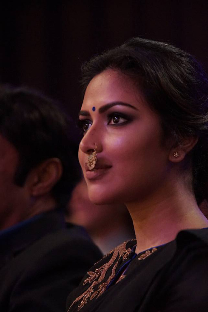 https://onlookersmedia.in/wp-content/uploads/2015/09/SIIMA-awards-2015-stills-photos-71.jpg