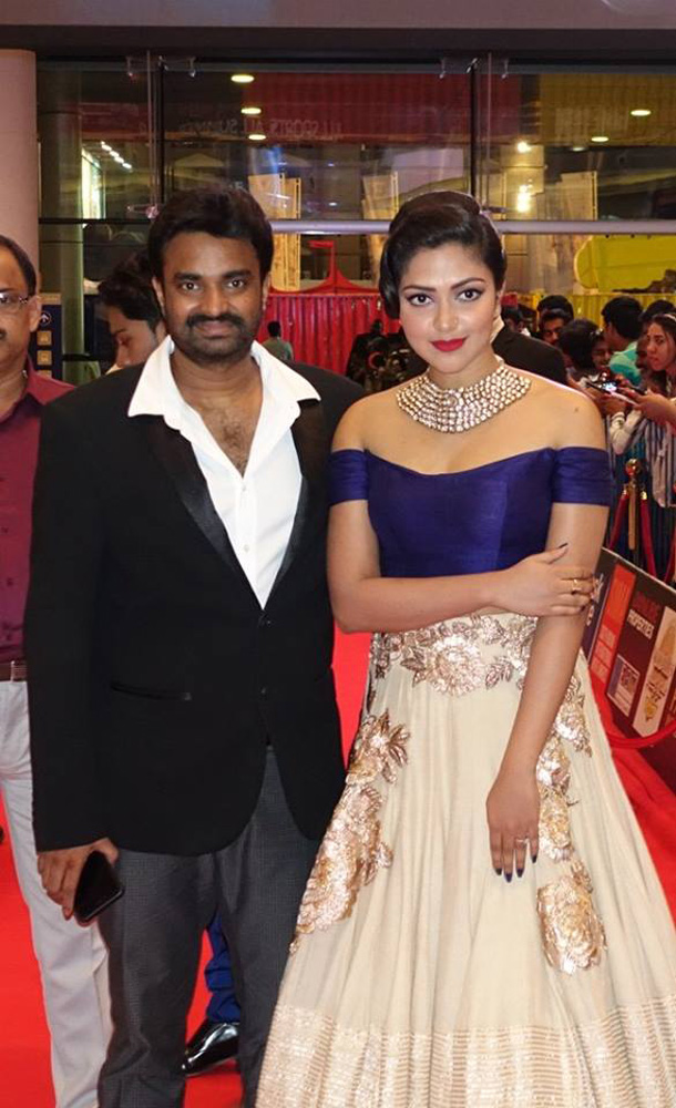 https://onlookersmedia.in/wp-content/uploads/2015/09/SIIMA-awards-2015-stills-photos-78.jpg