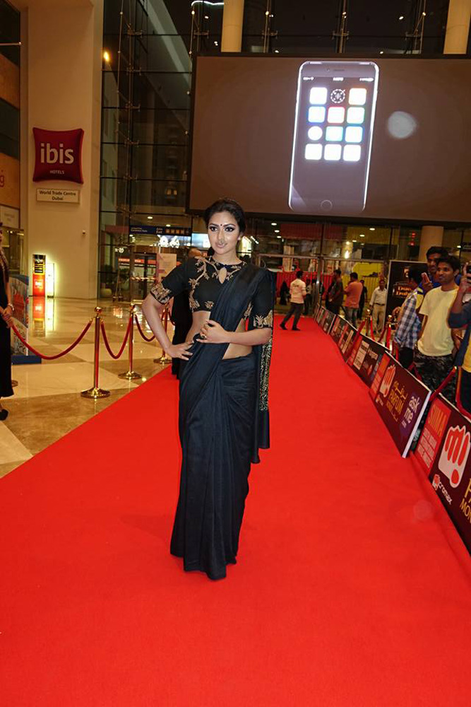 https://onlookersmedia.in/wp-content/uploads/2015/09/SIIMA-awards-2015-stills-photos-99.jpg