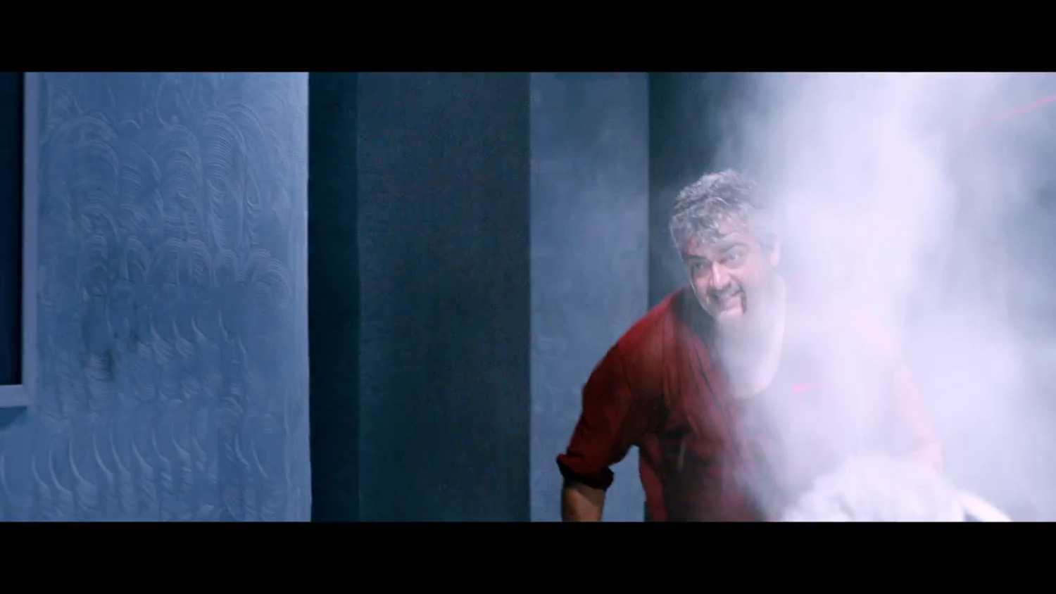 https://onlookersmedia.in/wp-content/uploads/2015/10/Ajith-in-Vedhalam-Stills-Photos-12.jpg