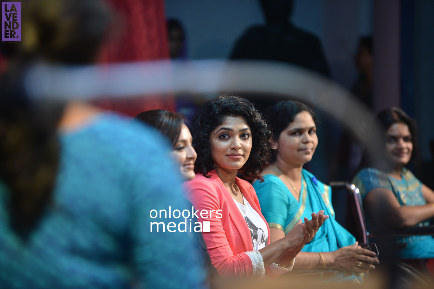 https://onlookersmedia.in/wp-content/uploads/2015/10/Manju-Warrier-and-Rima-Kallingal-at-St-Teresas-College-Ernakulam-Hair-Donation-Campaign-31.jpg