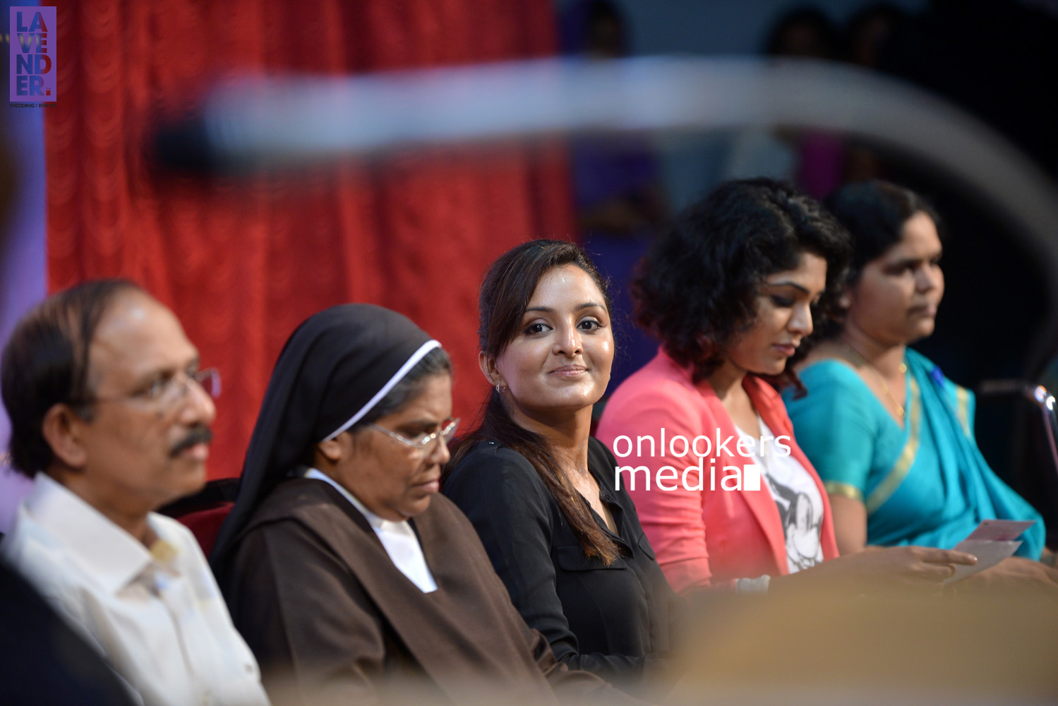 Manju Warrier and Rima Kallingal at  St Teresa’s College, Ernakulam-Hair Donation Campaign (33)