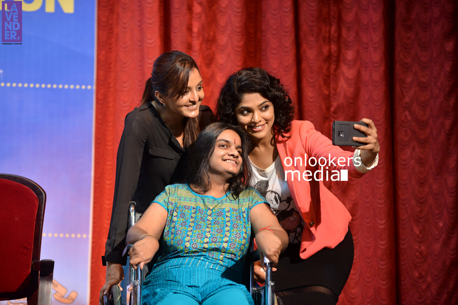 Manju Warrier and Rima Kallingal at St Teresa's College, ErnakulamHair