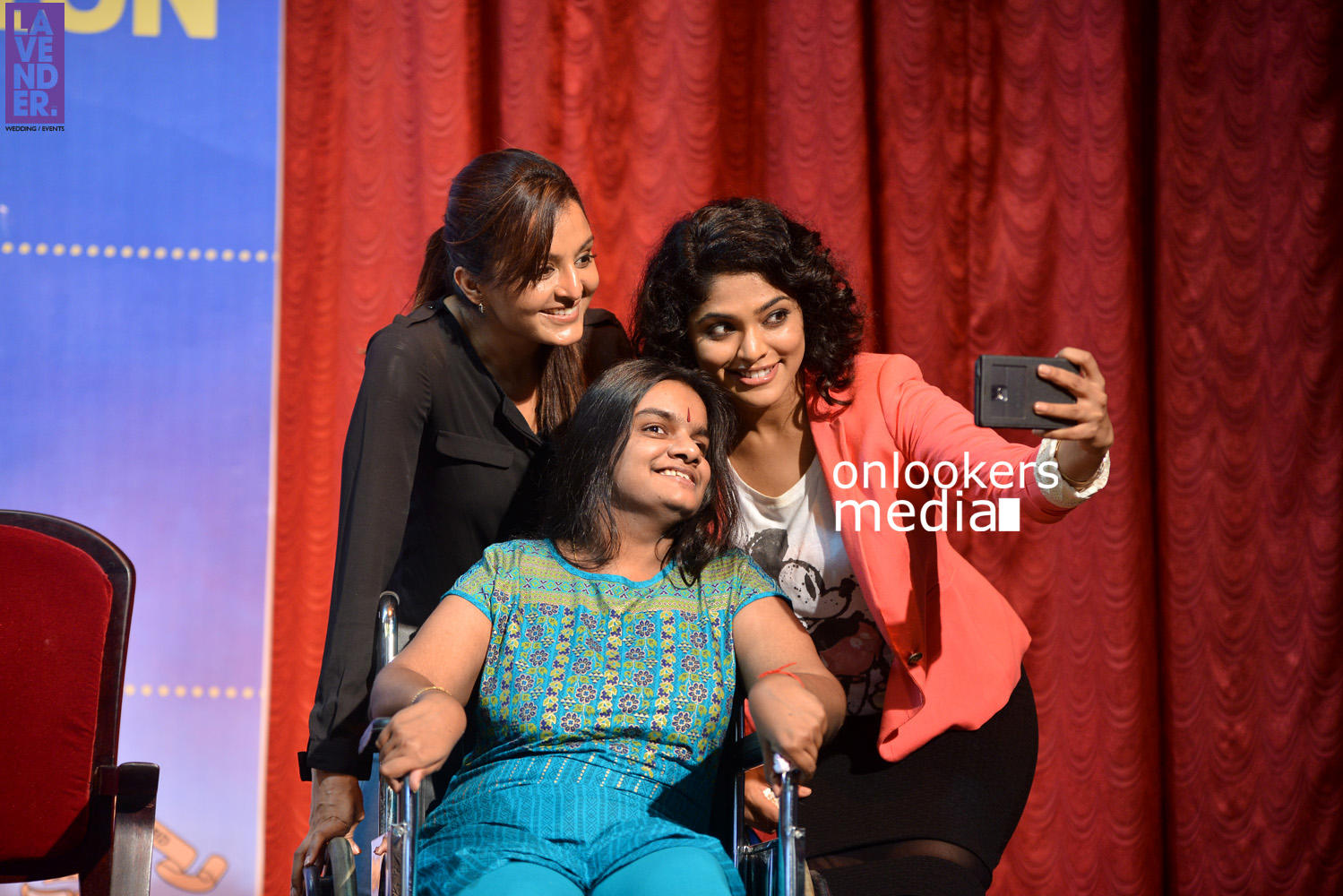 Manju Warrier and Rima Kallingal at  St Teresa’s College, Ernakulam-Hair Donation Campaign (4)