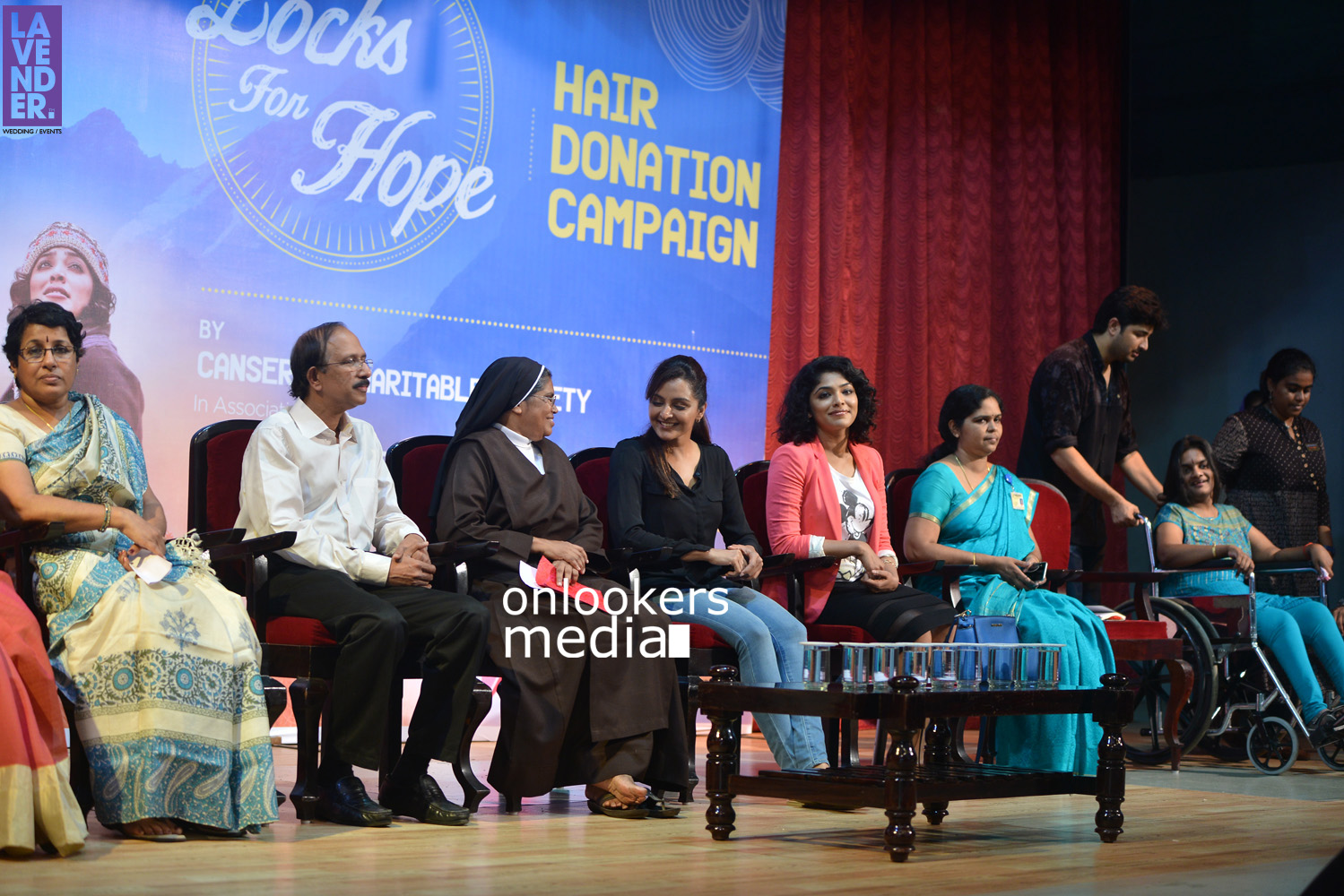 Manju Warrier and Rima Kallingal at St Teresa's College, ErnakulamHair