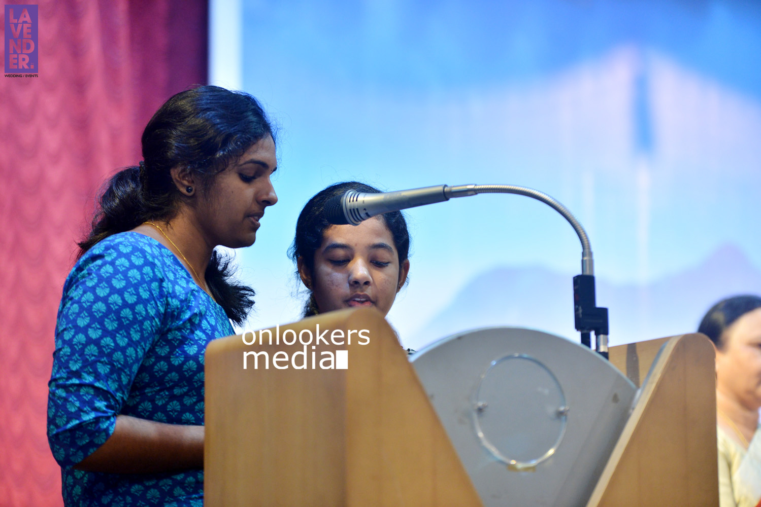 Manju Warrier and Rima Kallingal at St Teresa's College, ErnakulamHair
