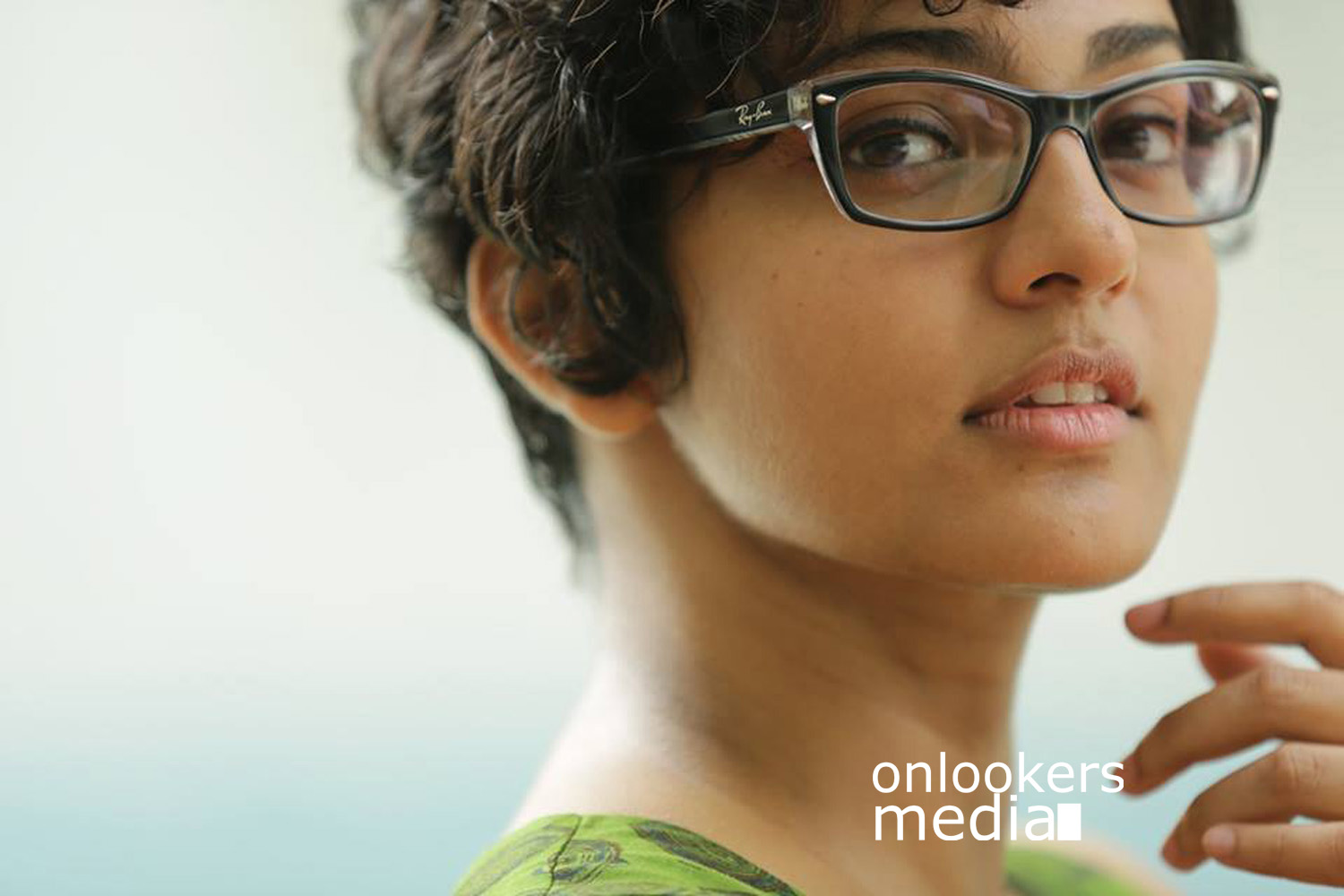 http://onlookersmedia.in/wp-content/uploads/2015/10/Parvathy-in-Bangalore-Days-RJ-Sarah-19.jpg