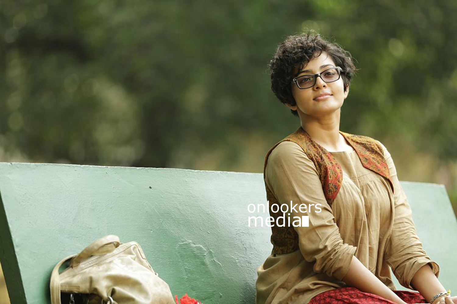 http://onlookersmedia.in/wp-content/uploads/2015/10/Parvathy-in-Bangalore-Days-RJ-Sarah-29.jpg