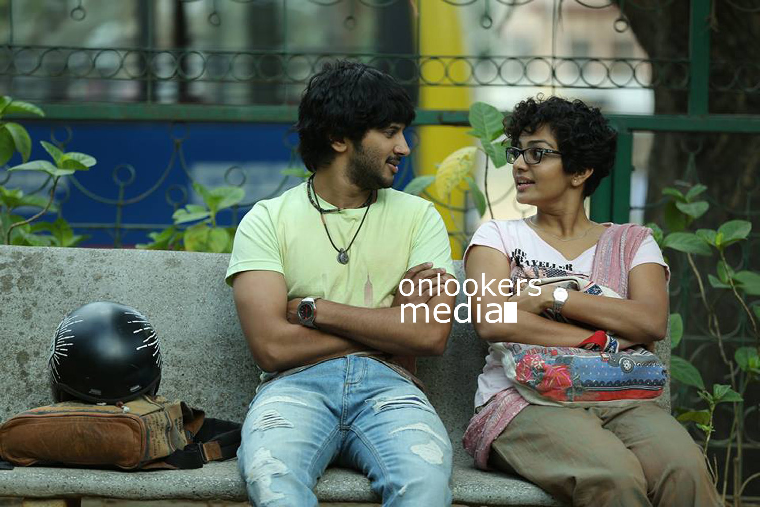http://onlookersmedia.in/wp-content/uploads/2015/10/Parvathy-in-Bangalore-Days-RJ-Sarah-5.jpg