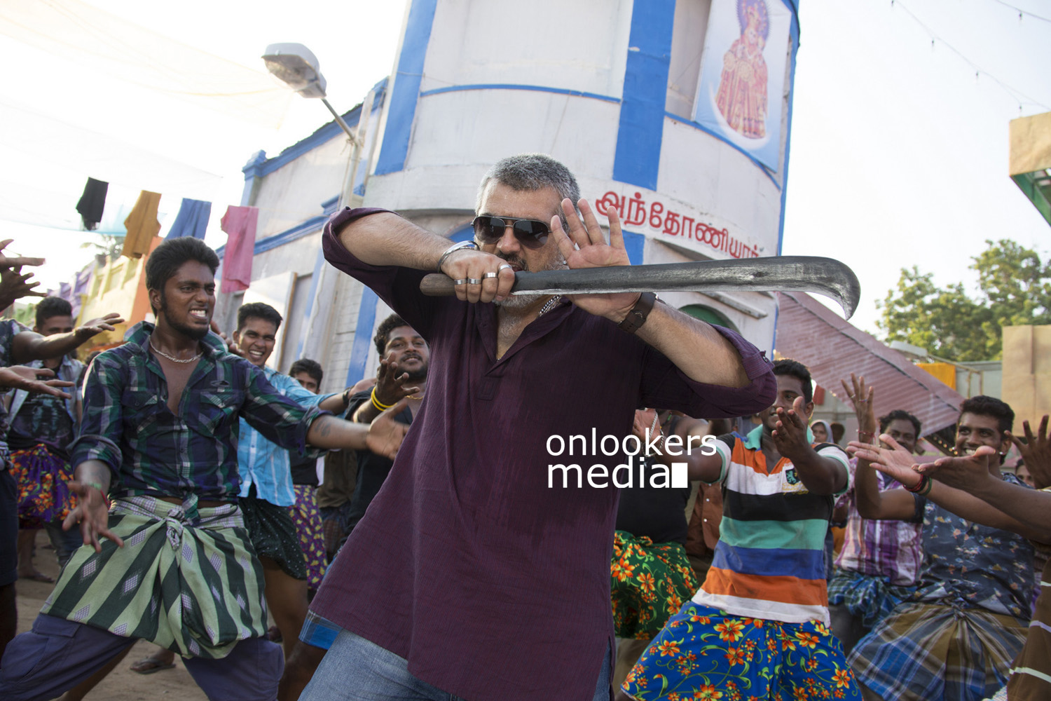https://onlookersmedia.in/wp-content/uploads/2015/10/Vedalam-Stills-Photos-Ajith-6.jpg