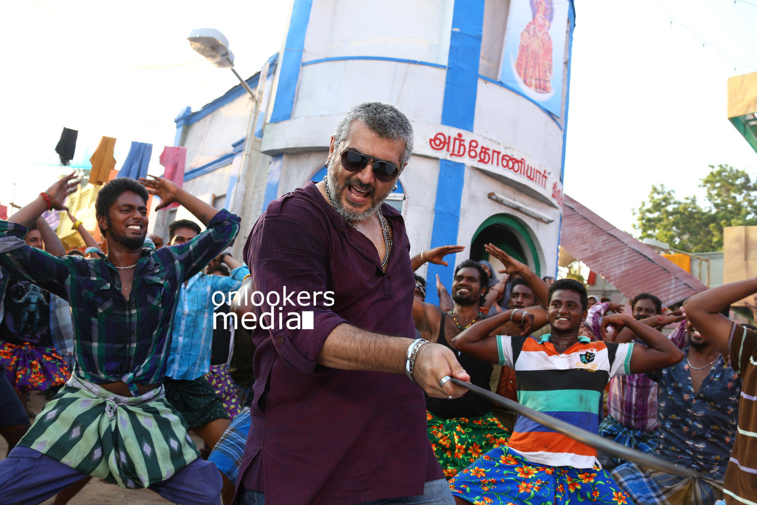https://onlookersmedia.in/wp-content/uploads/2015/10/Vedalam-Stills-Photos-Ajith-7.jpg