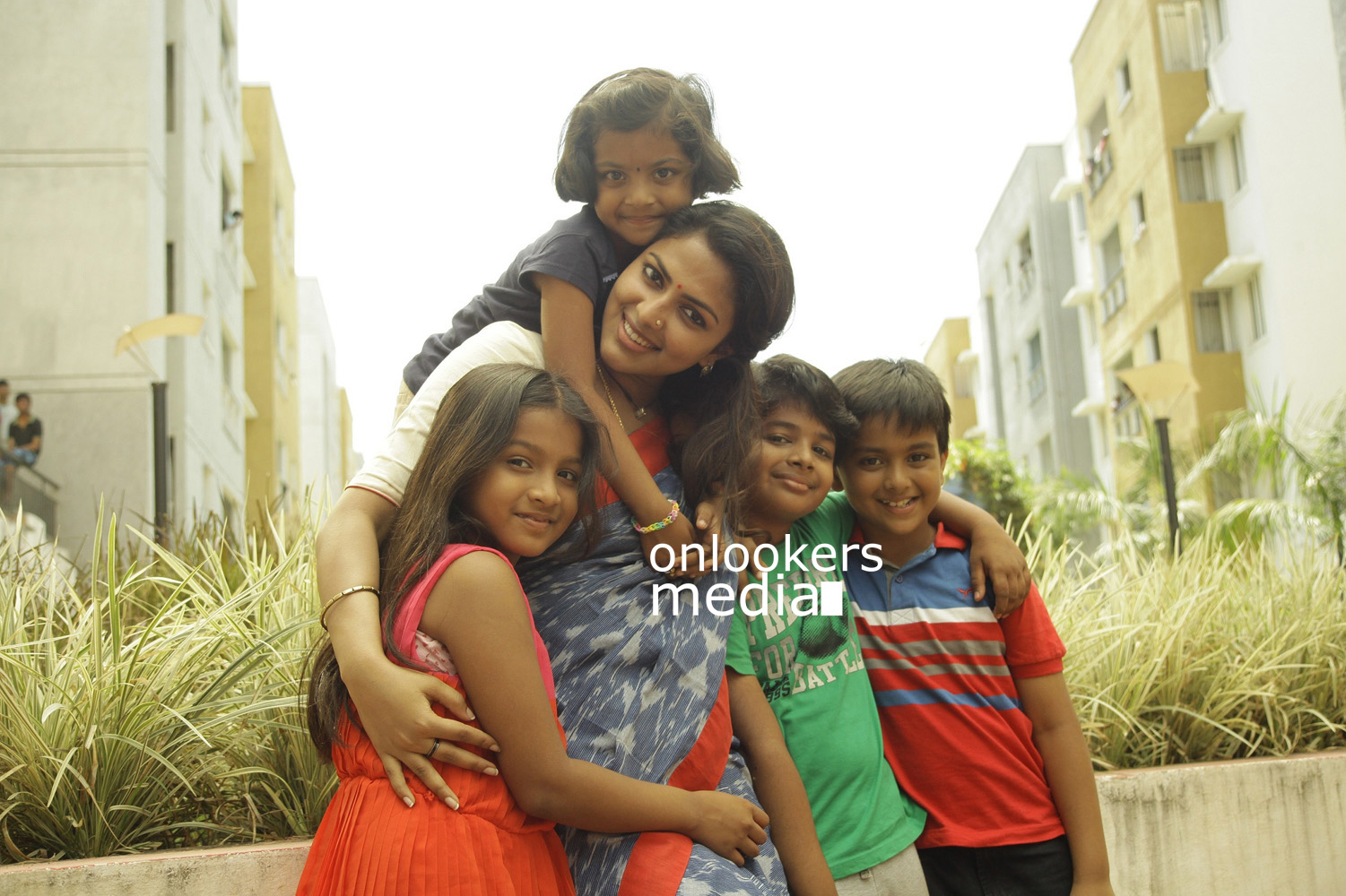 https://onlookersmedia.in/wp-content/uploads/2015/11/Pasanga-2-Stills-Photos-Suriya-Amala-Paul-1.jpg