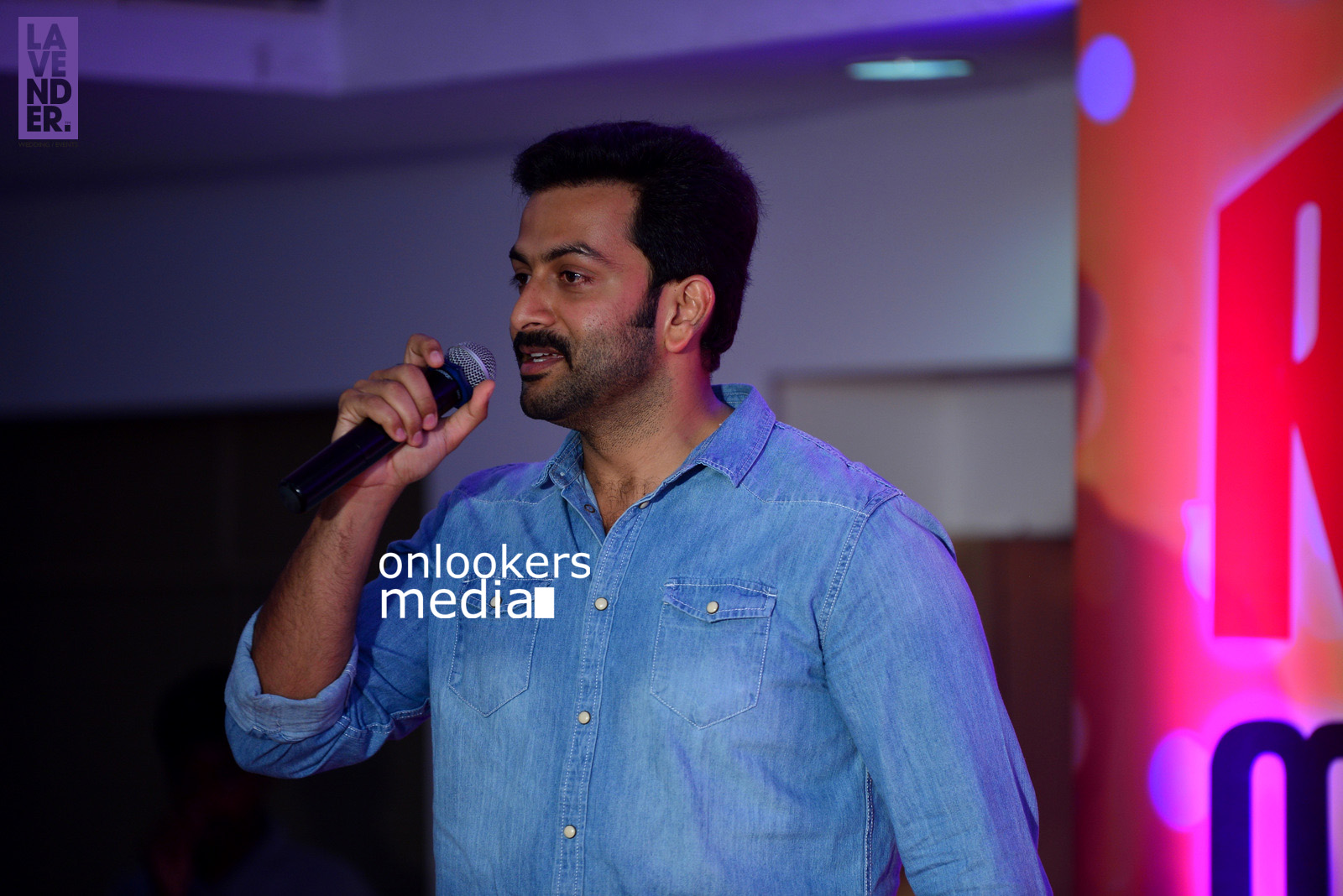 https://onlookersmedia.in/wp-content/uploads/2015/11/Prithviraj-at-Rockstar-Audio-Launch-Stills-Photos-18.jpg