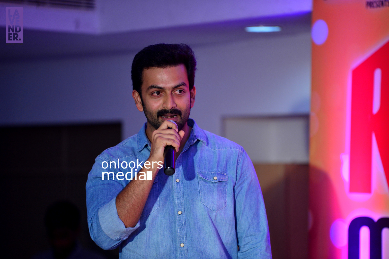 https://onlookersmedia.in/wp-content/uploads/2015/11/Prithviraj-at-Rockstar-Audio-Launch-Stills-Photos-21.jpg