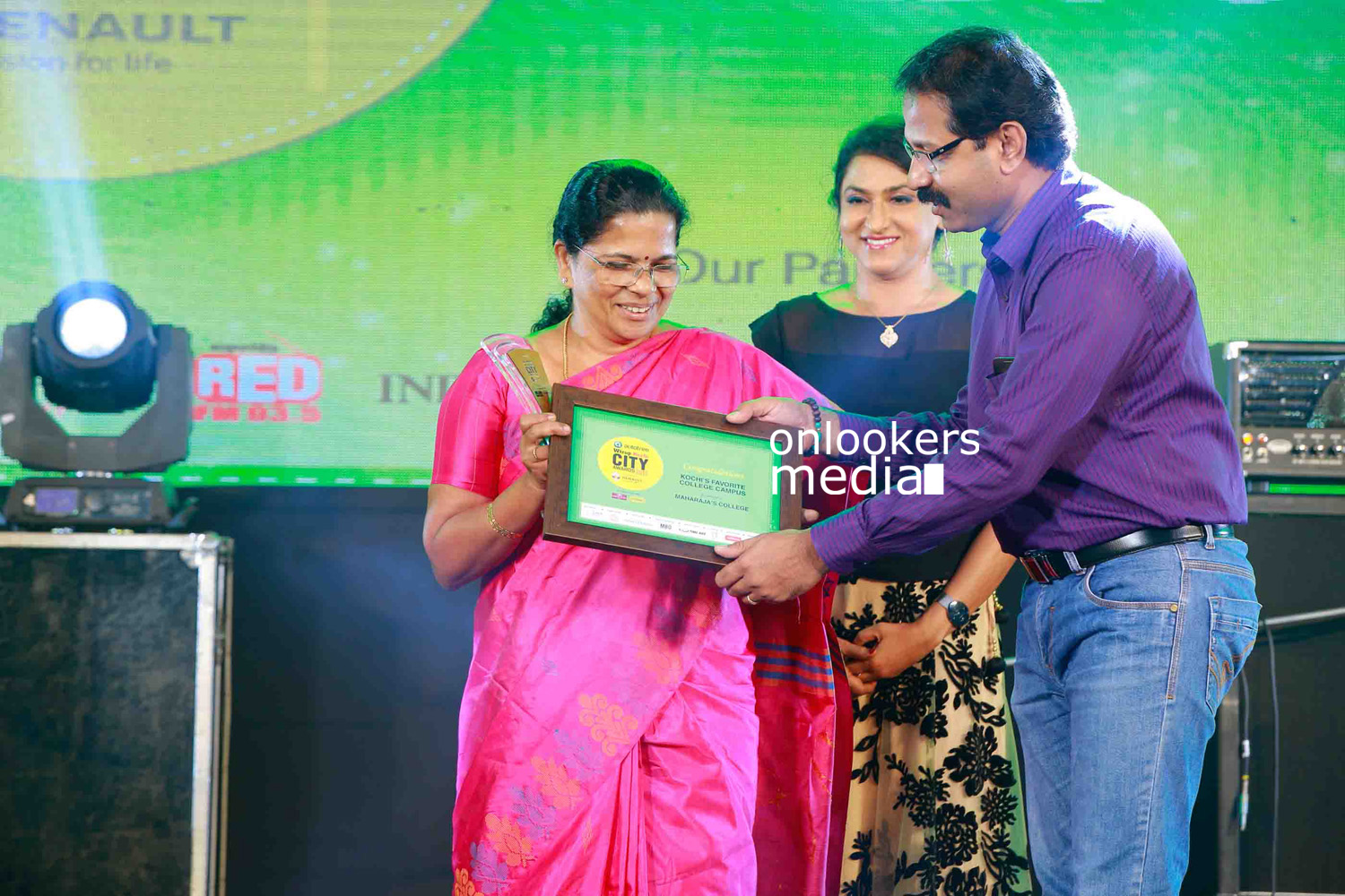 https://onlookersmedia.in/wp-content/uploads/2015/11/Wtzup-City-Awards-2015-Stills-Photos-10.jpg