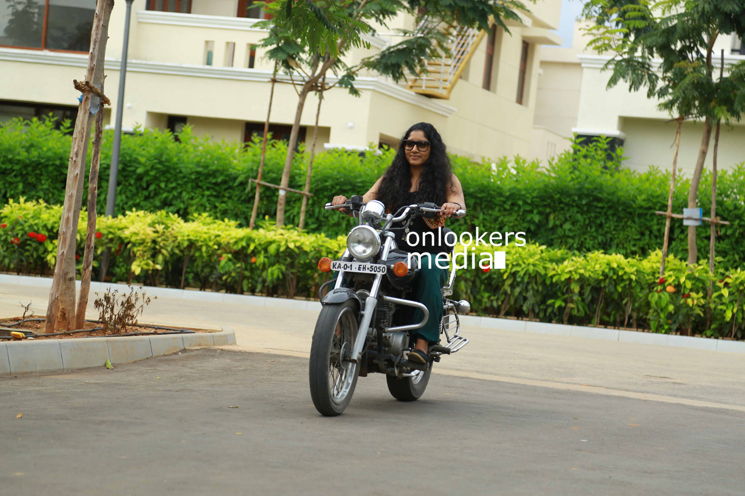 https://onlookersmedia.in/wp-content/uploads/2015/12/Anu-Mol-in-Rockstar-Malayalam-Movie-19.jpg