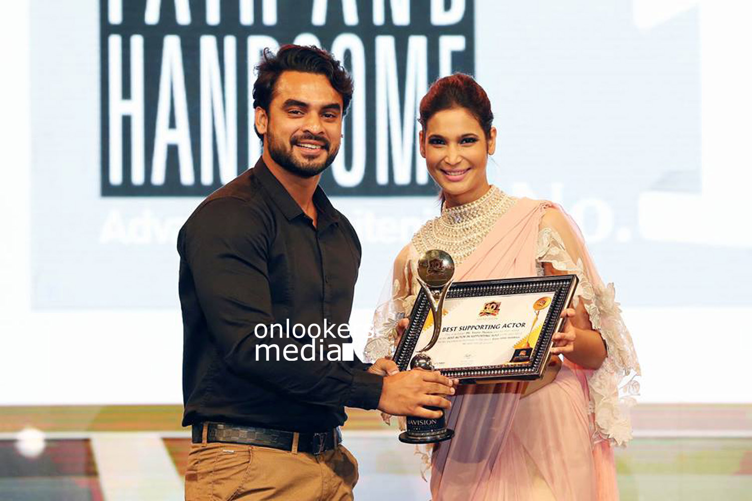https://onlookersmedia.in/wp-content/uploads/2015/12/Asiavision-Awards-2015-Stills-Photos-10.jpg