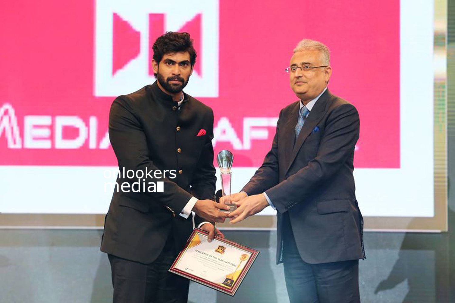 https://onlookersmedia.in/wp-content/uploads/2015/12/Asiavision-Awards-2015-Stills-Photos-18.jpg