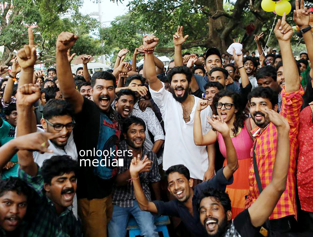 https://onlookersmedia.in/wp-content/uploads/2015/12/Charlie-Stills-Dulquer-Salmaan-Parvathy-7.jpg
