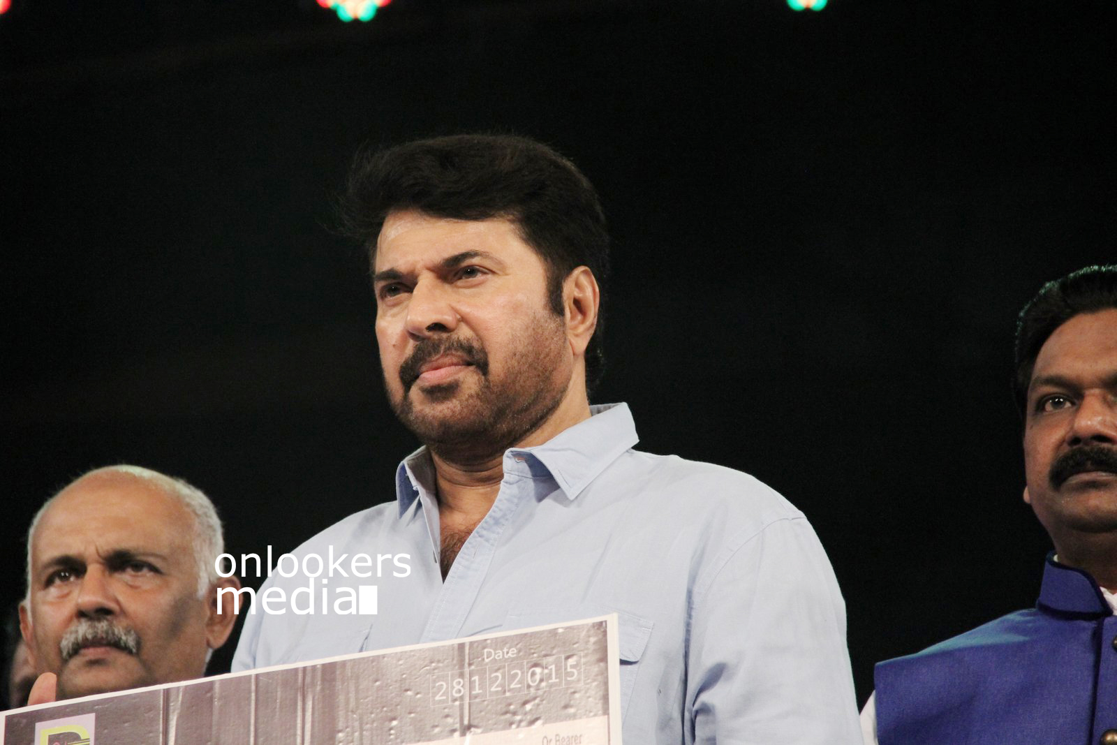 https://onlookersmedia.in/wp-content/uploads/2015/12/Mammoootty-at-Ramu-Kariat-Awards-2015-11.jpg