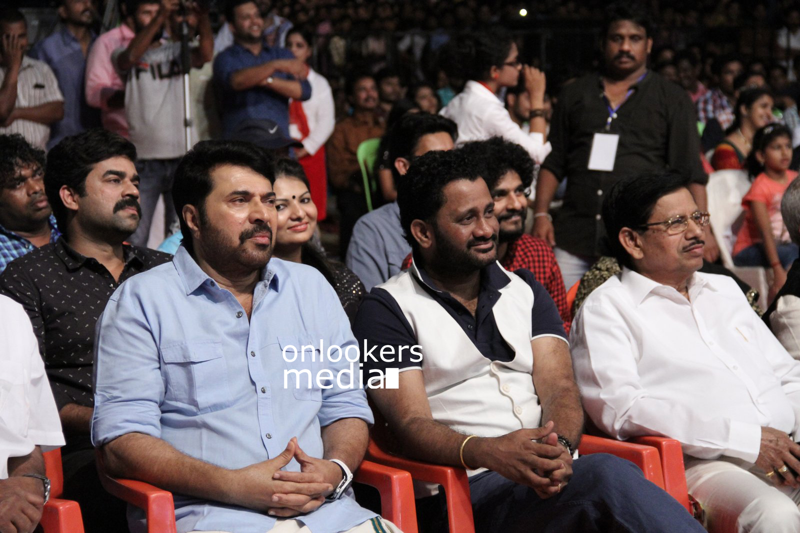 https://onlookersmedia.in/wp-content/uploads/2015/12/Mammootty-Latest-Photos-2016-22.jpg