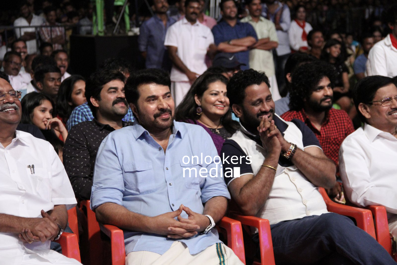https://onlookersmedia.in/wp-content/uploads/2015/12/Mammootty-Latest-Photos-2016-3.jpg