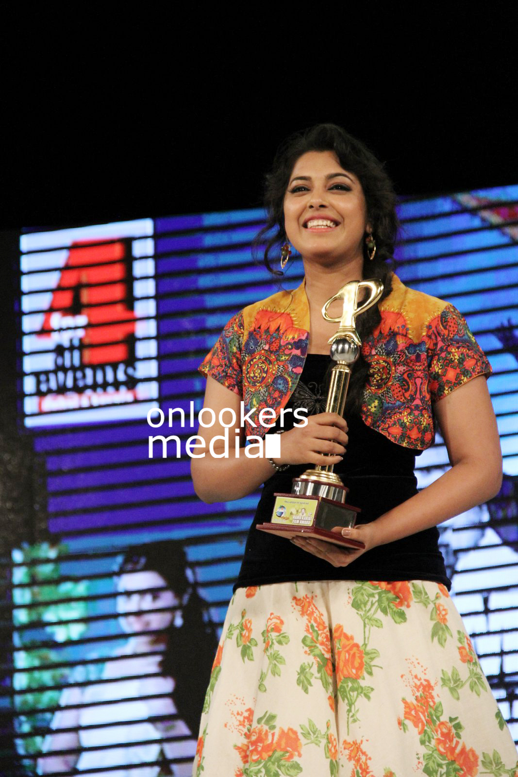 https://onlookersmedia.in/wp-content/uploads/2015/12/Ramu-Kariat-Awards-2015-Stills-Photos-62.jpg