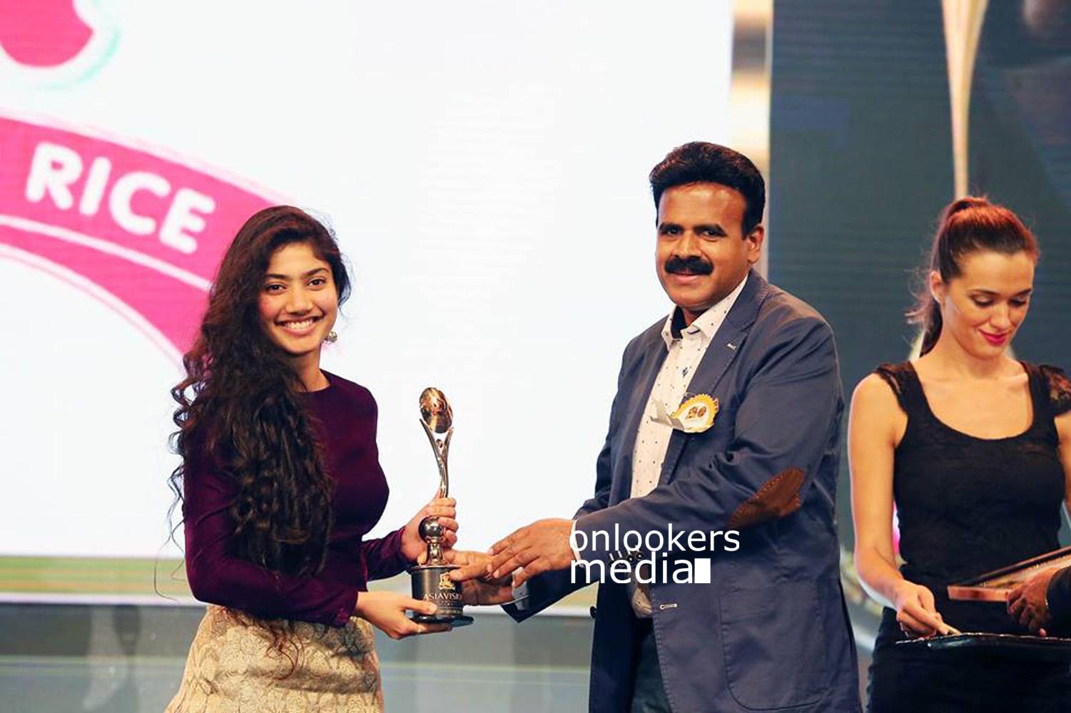 Sai Pallavi Asiavision Awards 2015 Stills-Photos