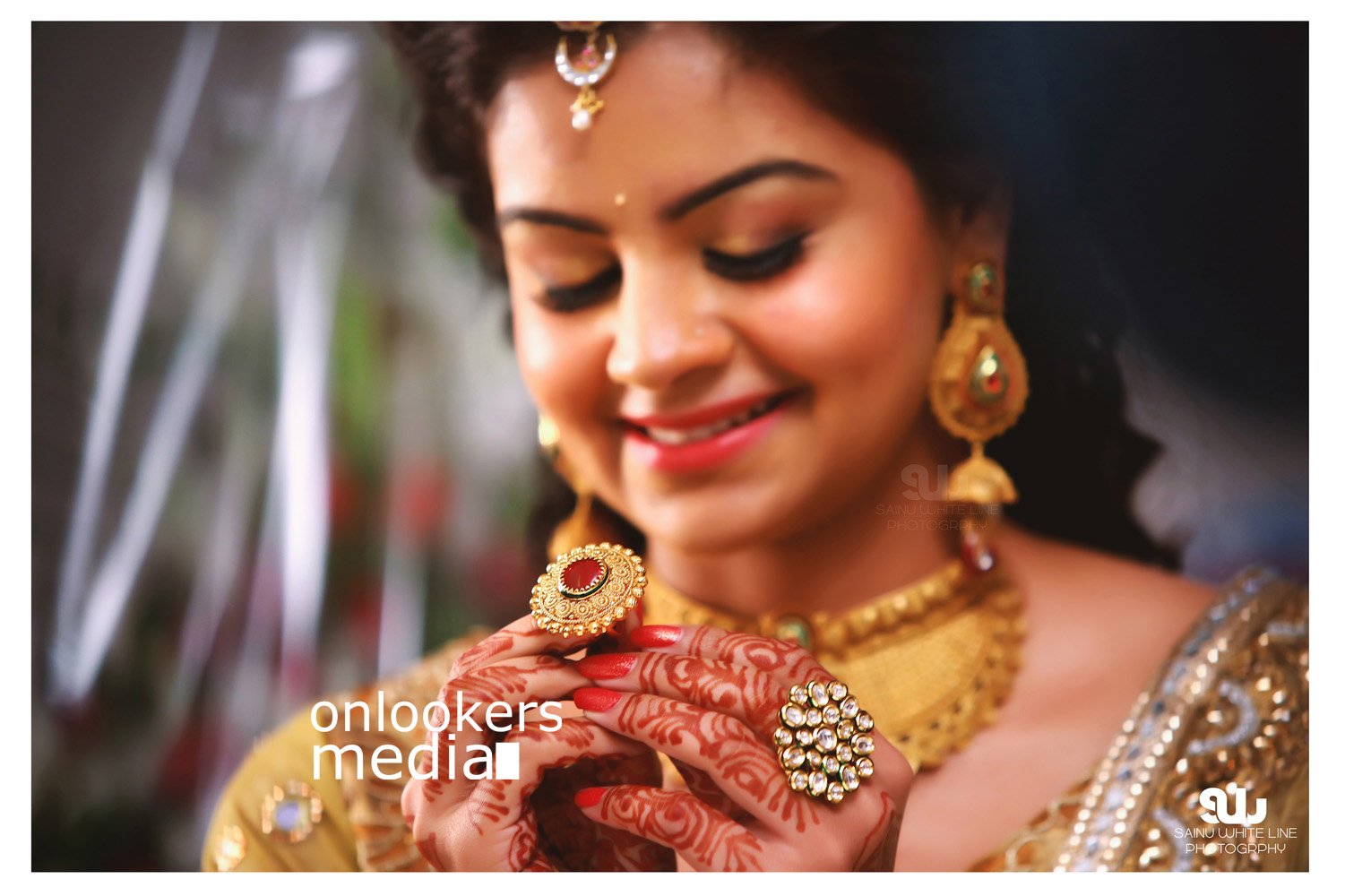 https://onlookersmedia.in/wp-content/uploads/2015/12/Shilpa-Bala-Wedding-Engagement-Stills-Photos-1.jpg