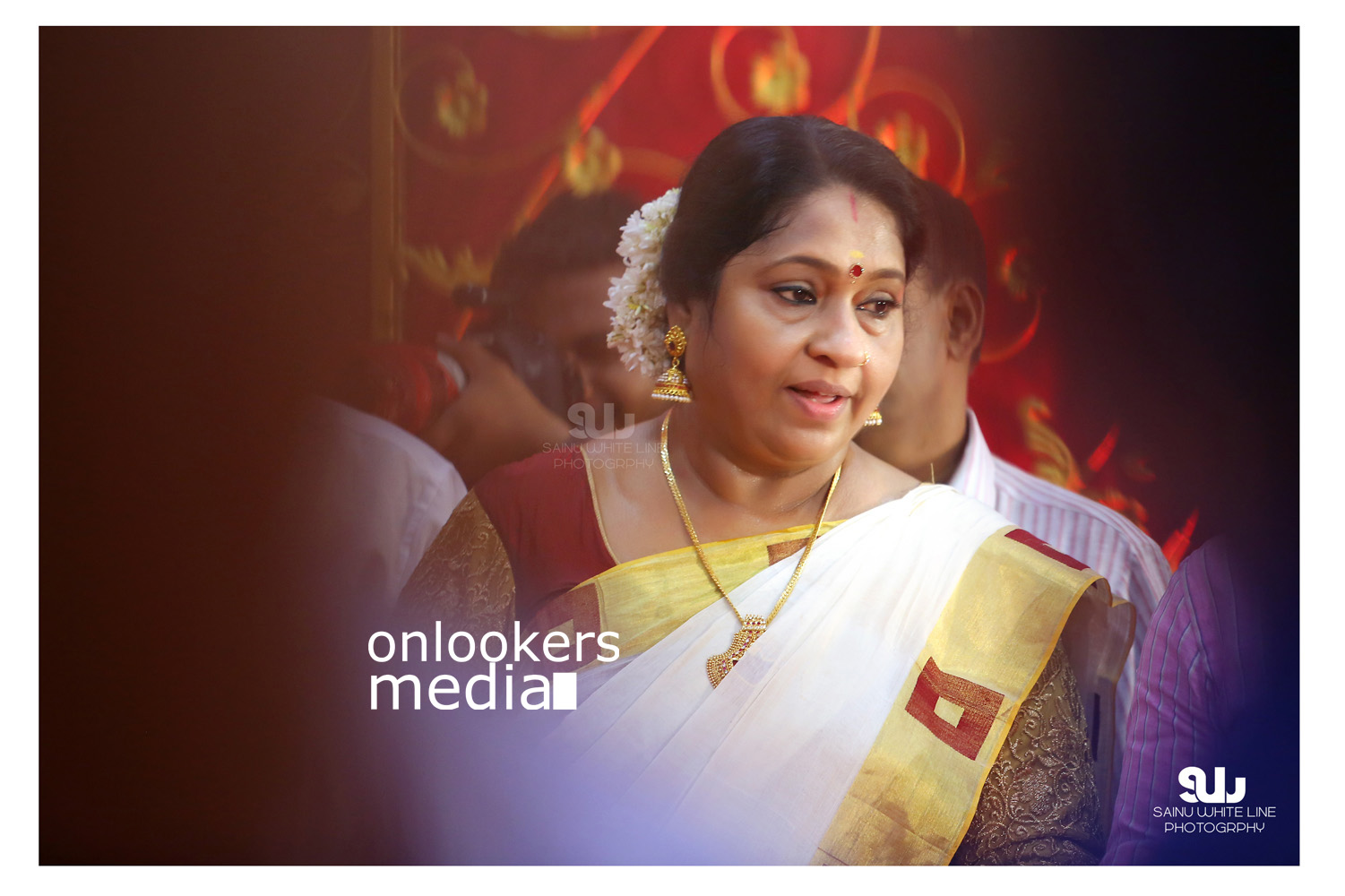 https://onlookersmedia.in/wp-content/uploads/2015/12/Shilpa-Bala-Wedding-Engagement-Stills-Photos-22.jpg