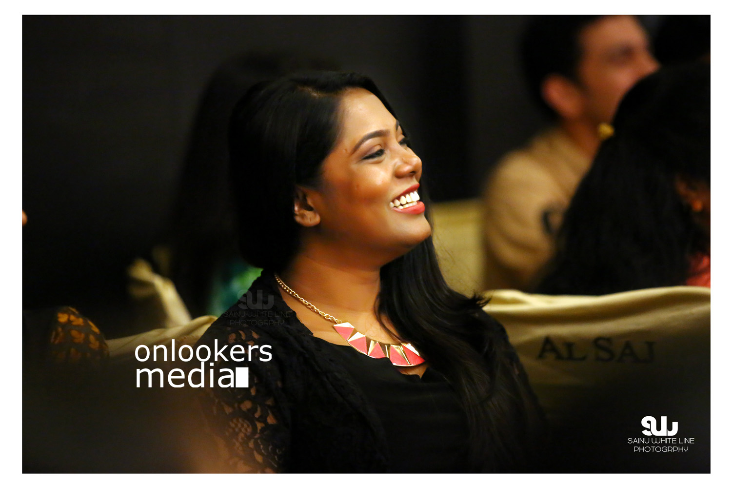 https://onlookersmedia.in/wp-content/uploads/2015/12/Shilpa-Bala-Wedding-Engagement-Stills-Photos-35.jpg