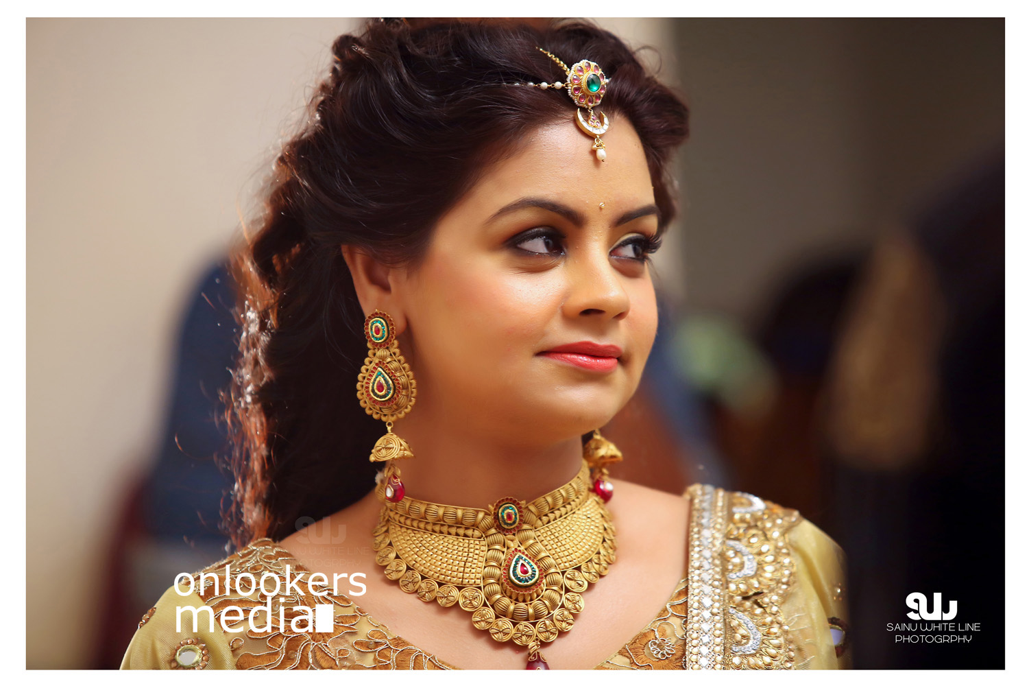 https://onlookersmedia.in/wp-content/uploads/2015/12/Shilpa-Bala-Wedding-Engagement-Stills-Photos-6.jpg