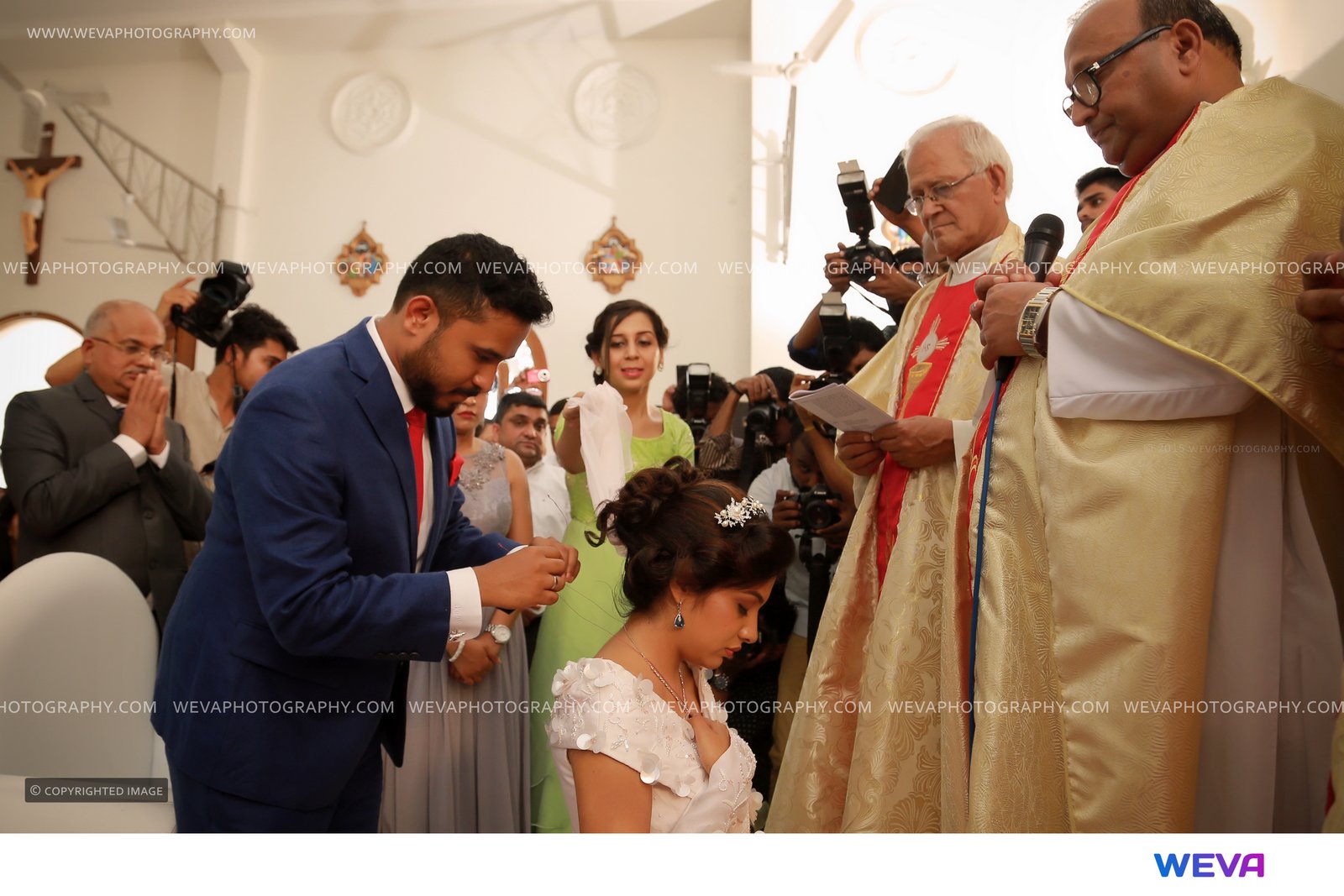 https://onlookersmedia.in/wp-content/uploads/2016/01/Archana-Kavi-Wedding-Stills-Photos-1.jpg