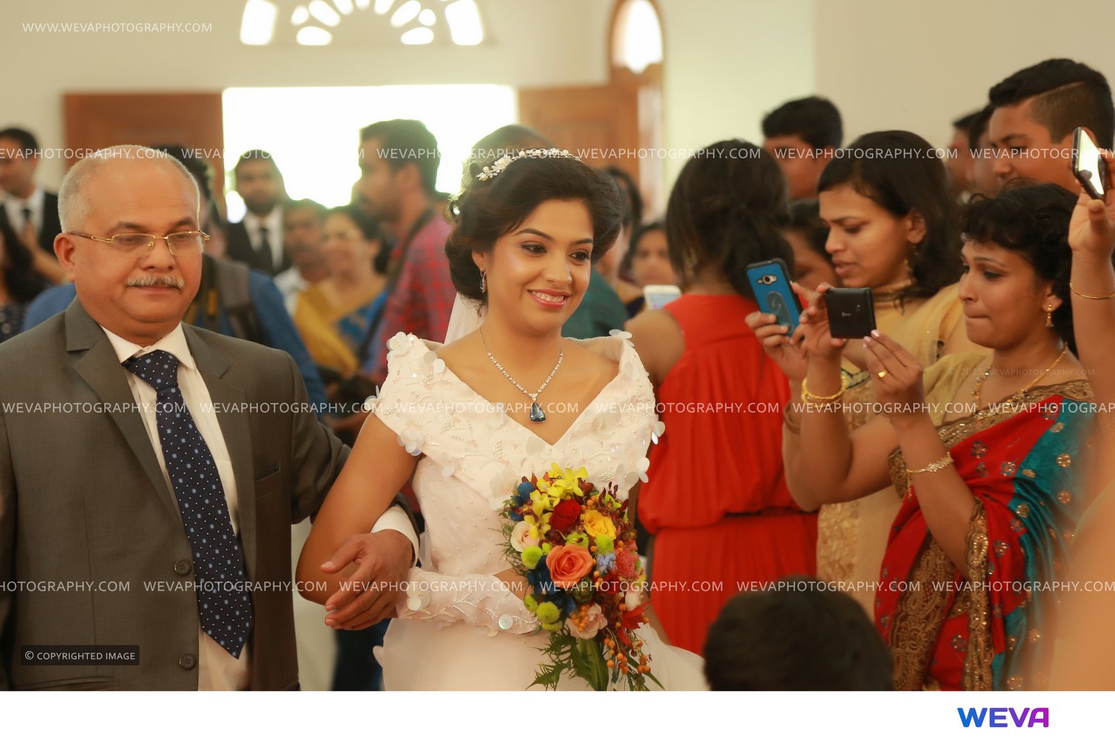 https://onlookersmedia.in/wp-content/uploads/2016/01/Archana-Kavi-Wedding-Stills-Photos-10.jpg