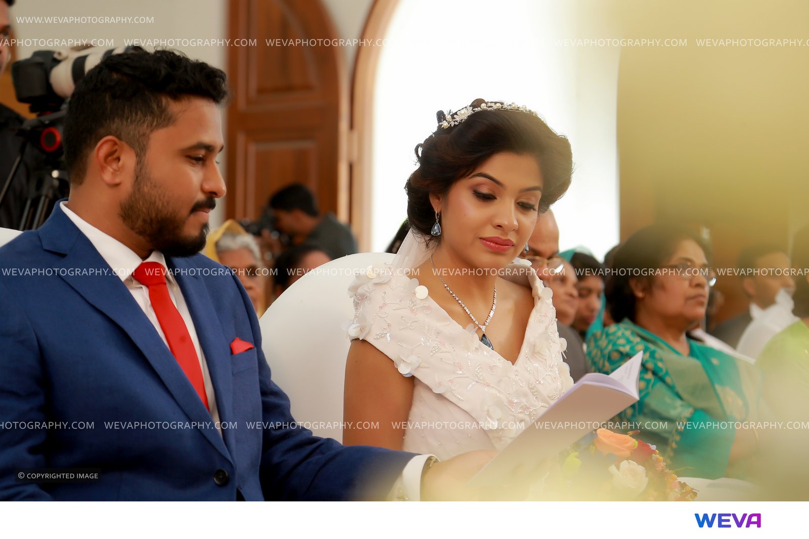 https://onlookersmedia.in/wp-content/uploads/2016/01/Archana-Kavi-Wedding-Stills-Photos-15.jpg