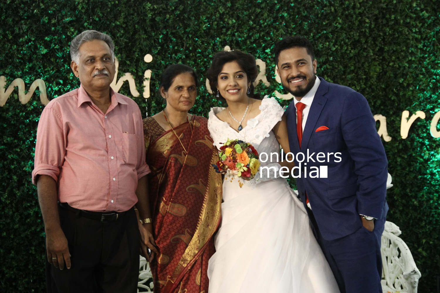 https://onlookersmedia.in/wp-content/uploads/2016/01/Archana-Kavi-Wedding-Stills-Photos-38.jpg