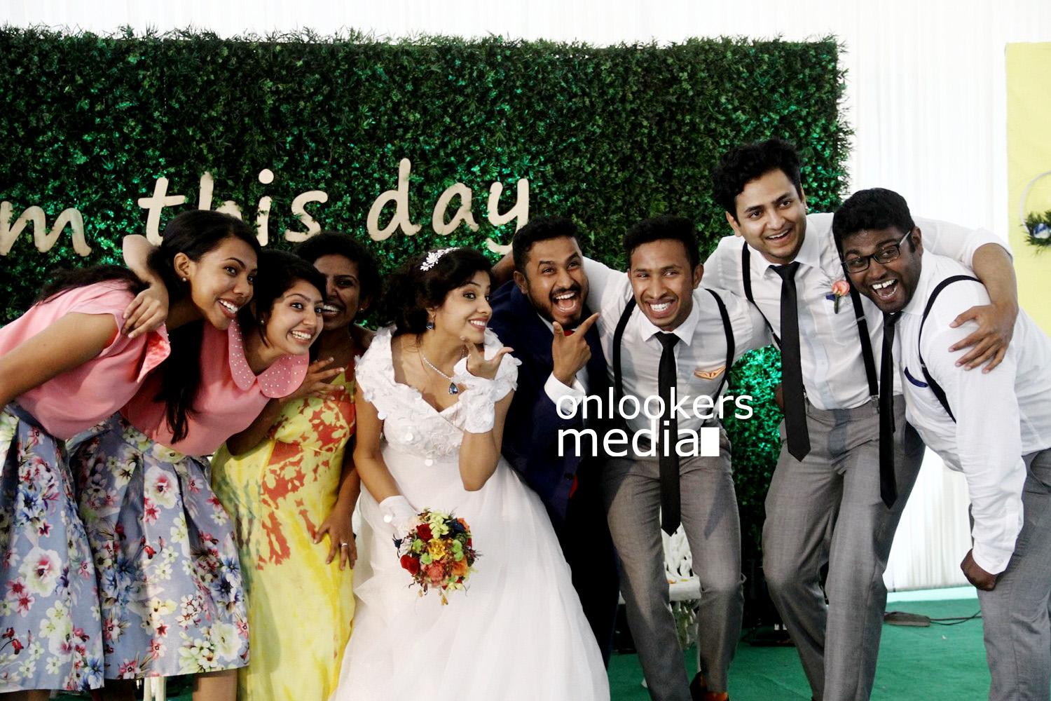 https://onlookersmedia.in/wp-content/uploads/2016/01/Archana-Kavi-Wedding-Stills-Photos-45.jpg